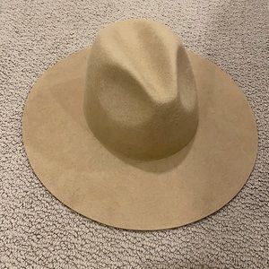 Gigi Pip Scottie hat